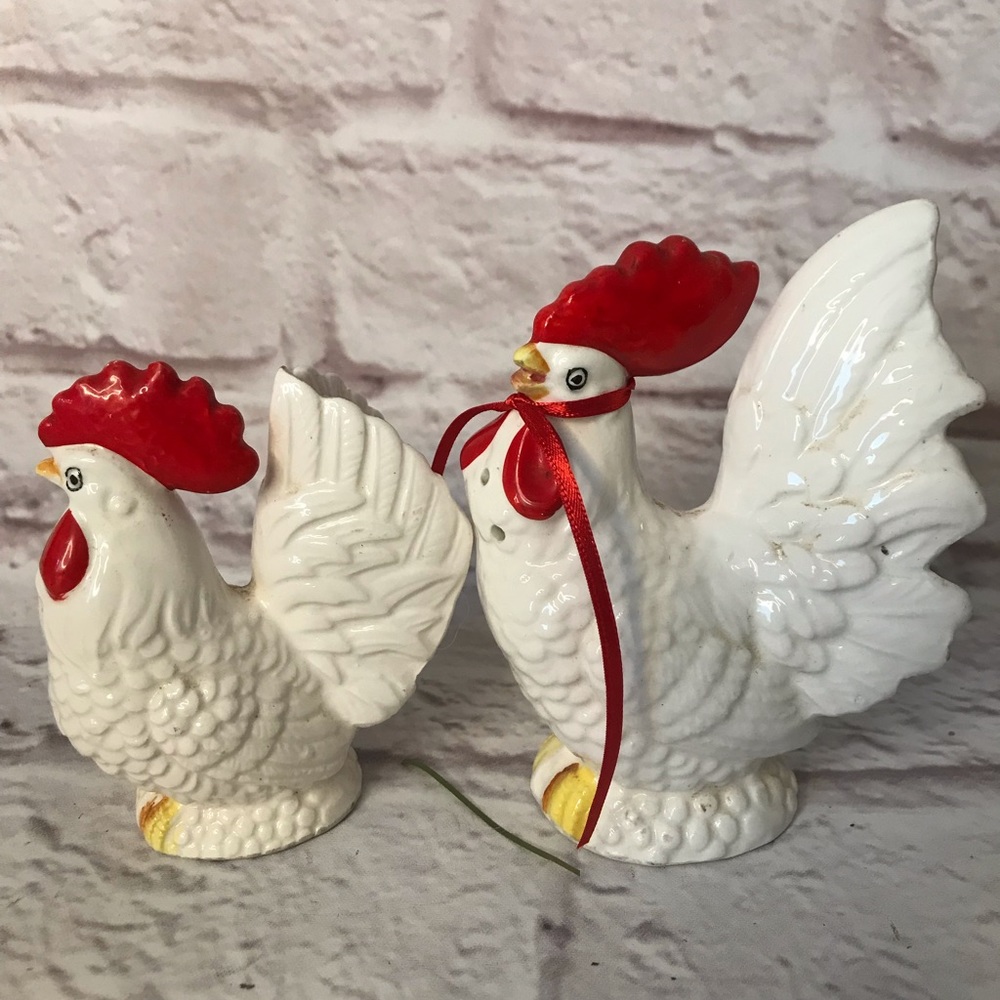 Vintage Chicken Salt and pepper shaker set